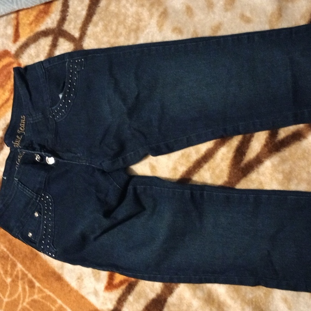 It's a good jean to wear very comfortable and very cute